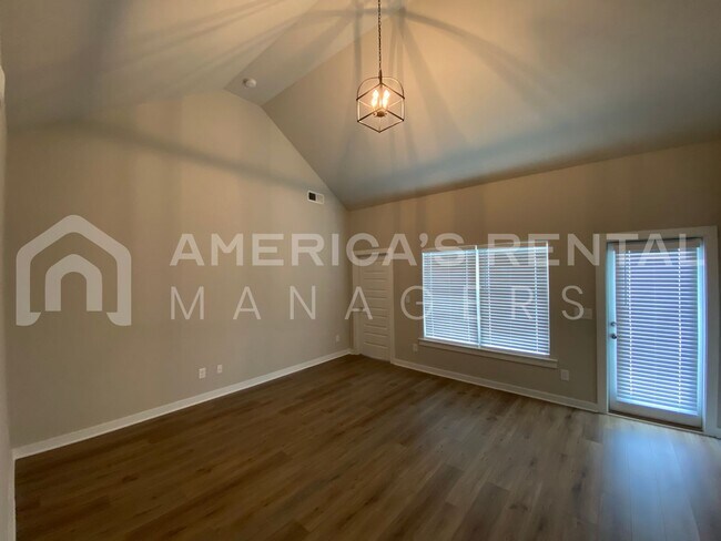 Foto del edificio - Home for Rent in Odenville, AL! Available to View with 48 Hours Notice!!
