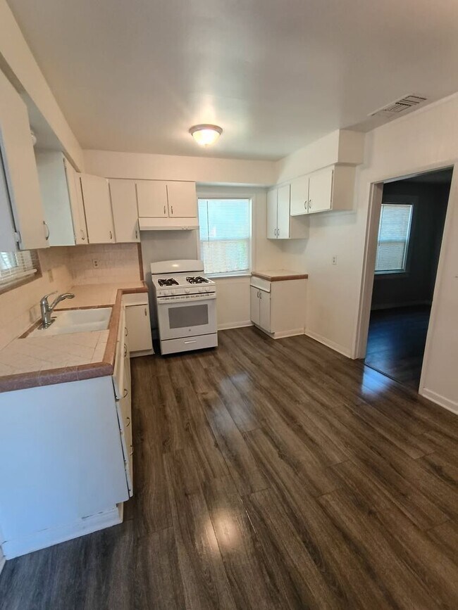 Foto del edificio - 2 bedroom home in Historic Downtown Riverside