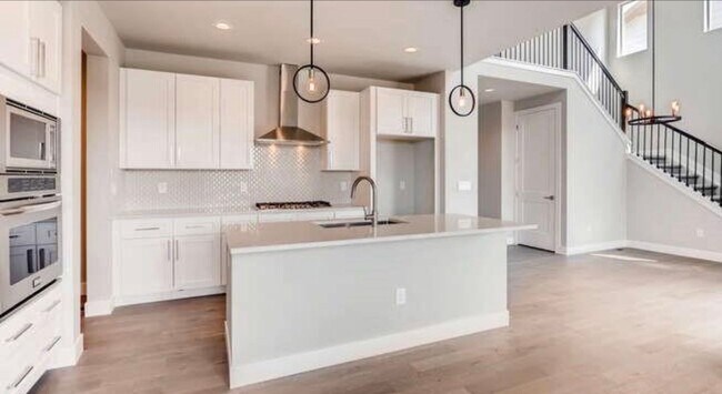 Foto del edificio - Spacious and Stylish Rental in Saddle Rock...