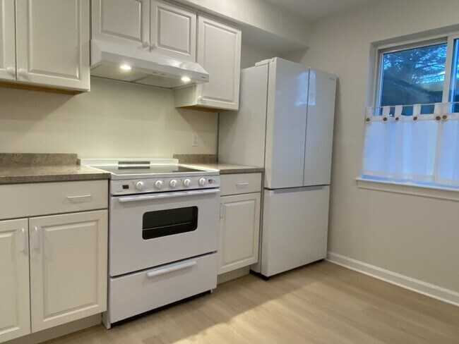 Foto del edificio - 17 Beal's Cove Rd