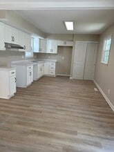 Building Photo - 1455 Eaton Ave