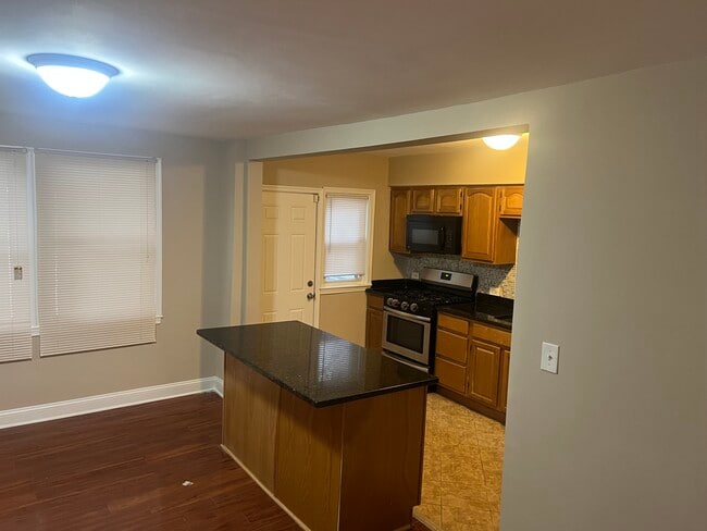 Foto del edificio - 44X Random Rd