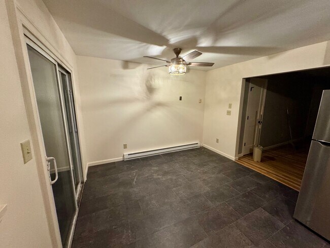 Building Photo - 5 Wildwood Dr