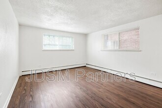 Building Photo - 1415 N Pearl St