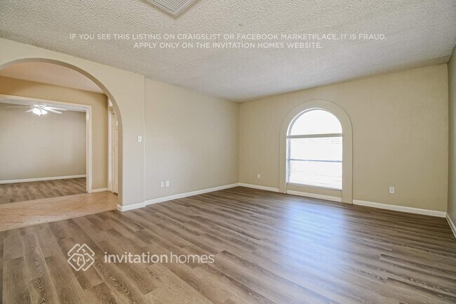 Foto del edificio - 2742 S Las Palmas