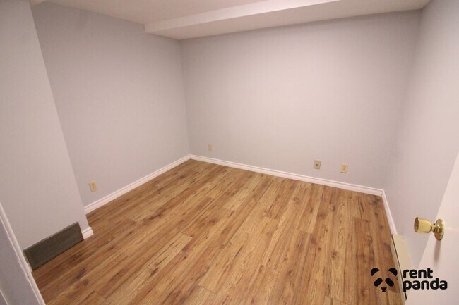 Photo du bâtiment - 96 Melvin Ave