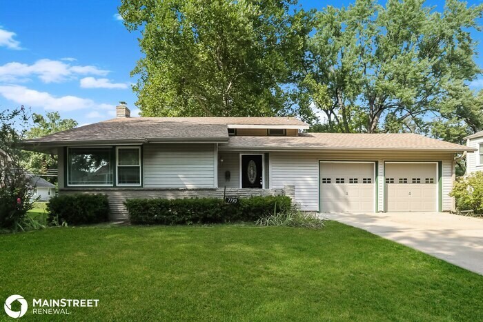 Primary Photo - 7730 W 96TH ST, OVERLAND PARK, KS 66212