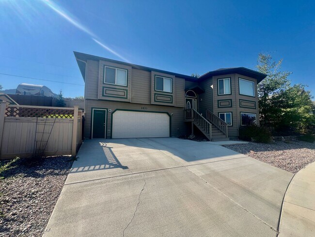 Foto del edificio - Dog Friendly 3 Bed 2 Bath Single Family Home with Fully Fenced Yard in Great Neighborhood!