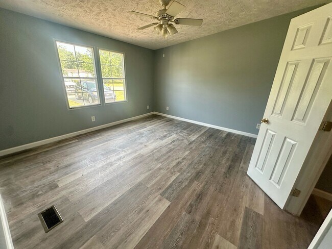 Foto del edificio - 4108 Bonfield Dr