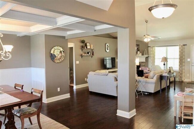 Foto del edificio - 123 Autumn Haven Ln