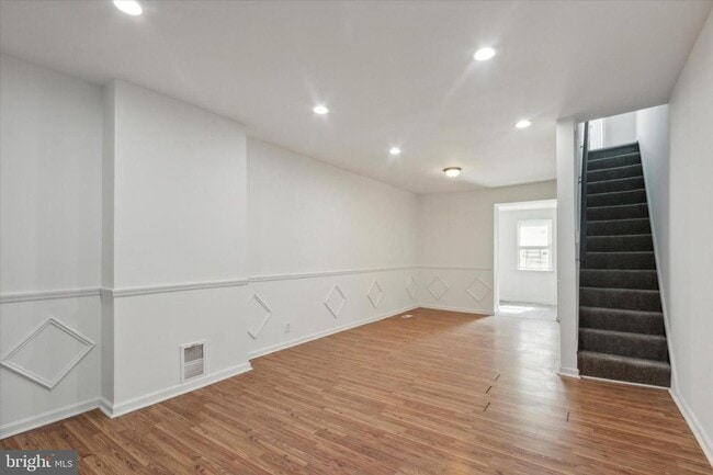 Welcome to this updated 2-bedroom, 1-bathr... - Welcome to this updated 2-bedroom, 1-bathr... House