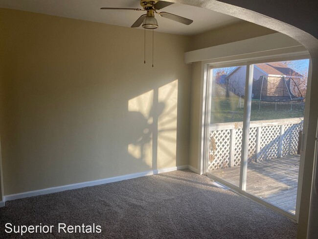 Foto del edificio - 3 br, 1 bath House - 210 East 9th Street