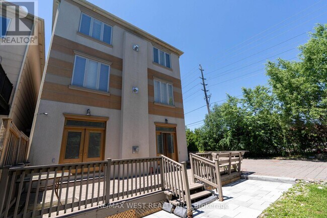 Building Photo - 83 Elm Ave
