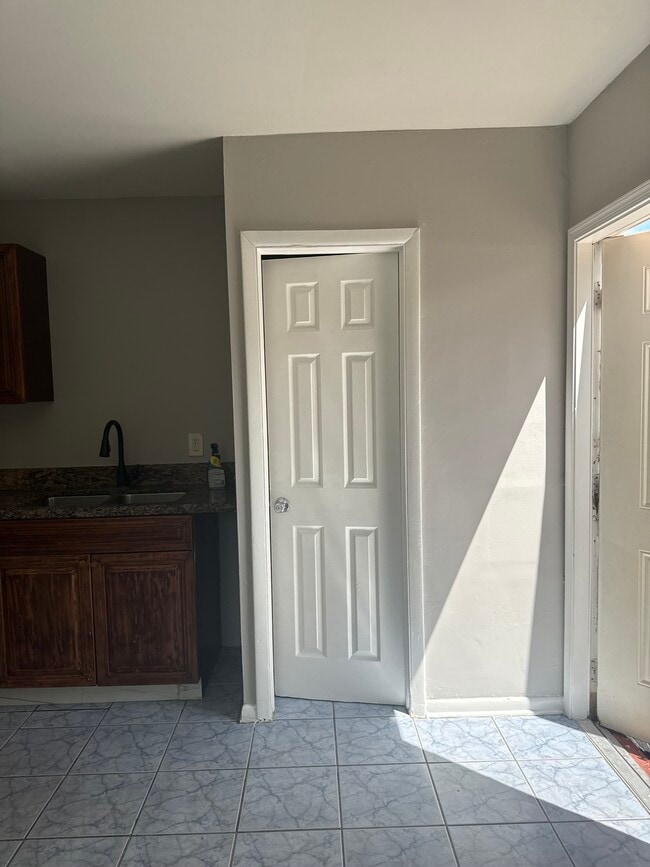 Photo - 438 Roseland Dr Apartment