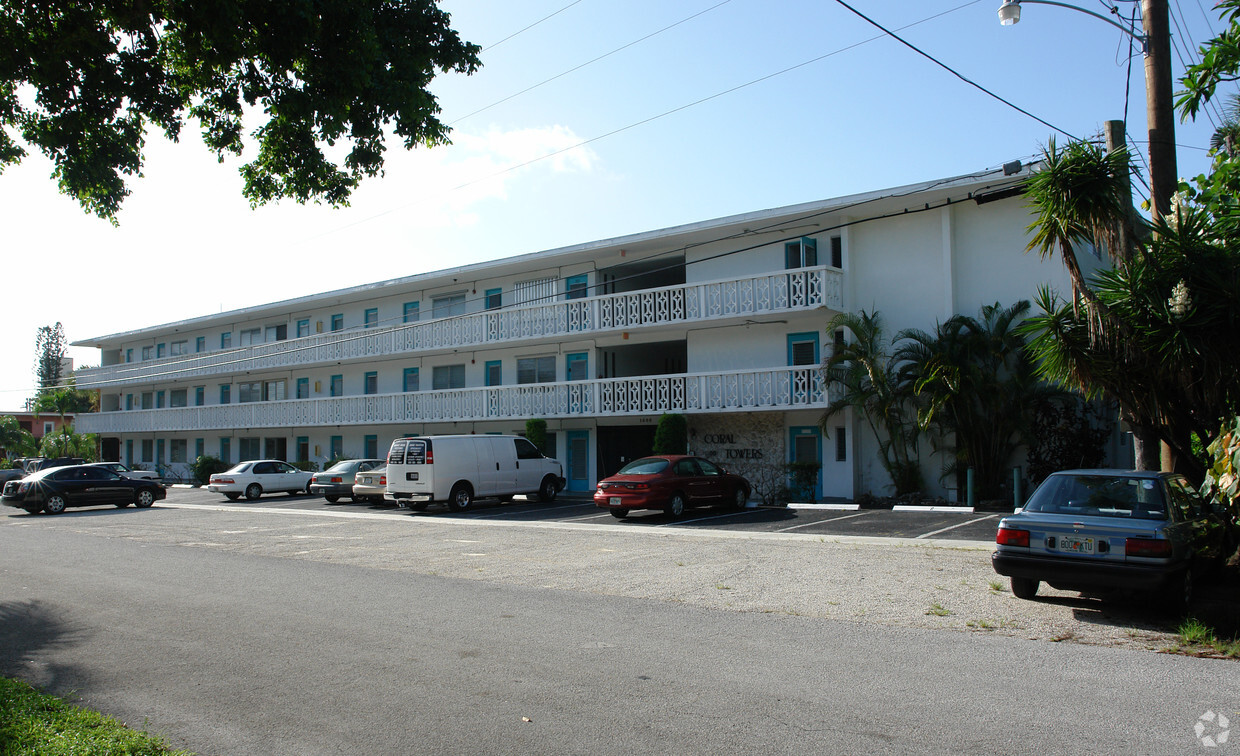 Building Photo - Coral Towers