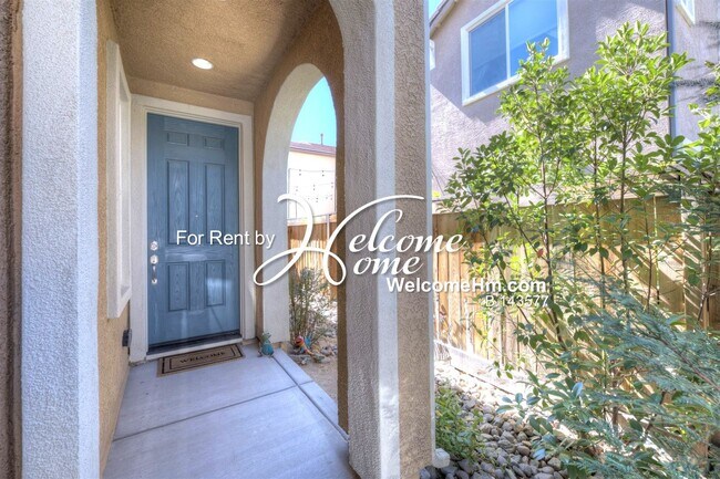 Foto del edificio - Beautiful 4-Bedroom Home in Bella Vista Ranch