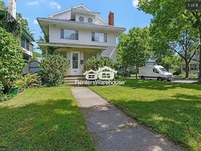 Building Photo - 3857 Pillsbury Ave