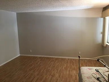 Foto del edificio - Beautiful One Bedroom with plenty of additional spaces for storage