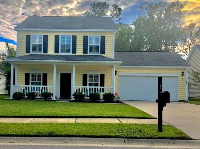 Single Family Home in Grand Oaks Plantation - Single Family Home in Grand Oaks Plantation