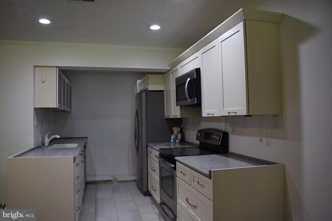 Foto del edificio - 7023 Kelly Rd