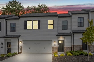 Building Photo - 216 Hanover Ln