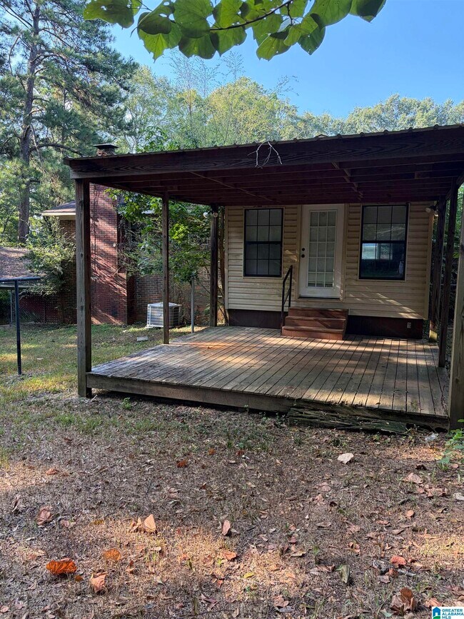 Building Photo - 3826 Springhill Dr