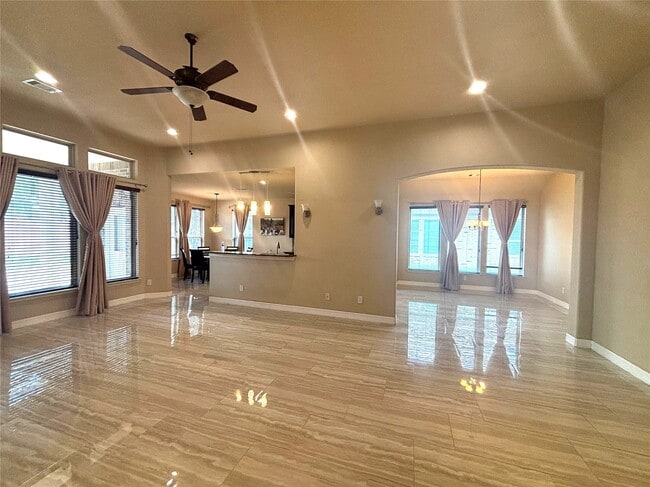 Building Photo - 4211 Mill Oak Dr