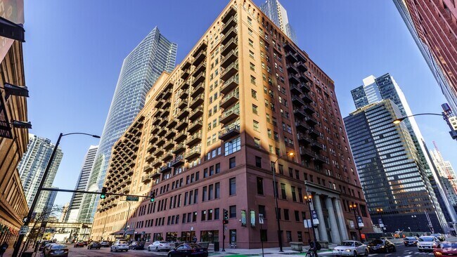 Building Photo - 165 N Canal St