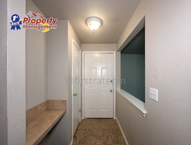 Foto del edificio - 2867 W Malad St