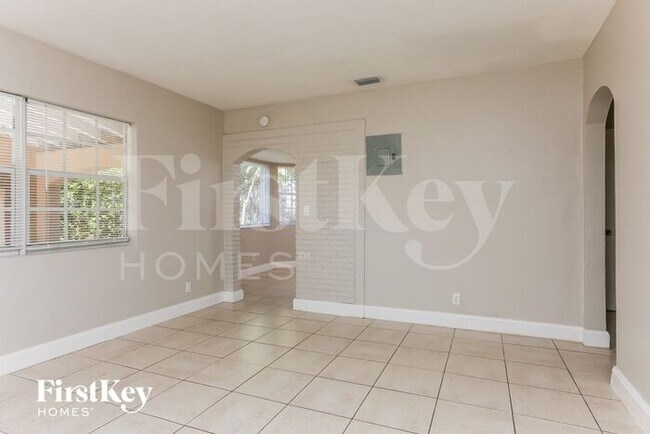 Foto del edificio - 2621 Fletcher Ct