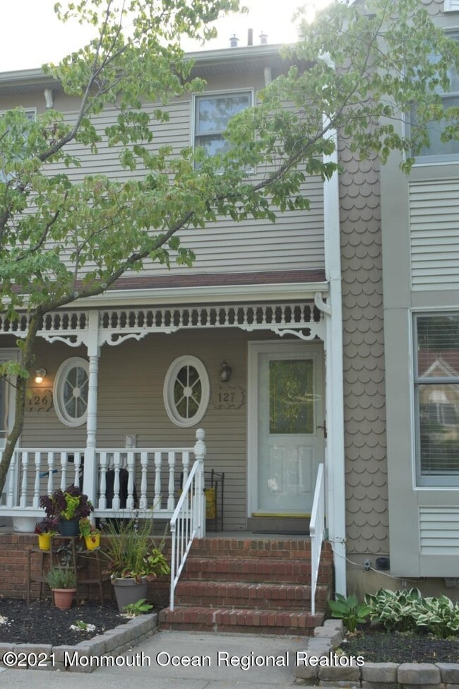 Building Photo - 127 Northampton Dr