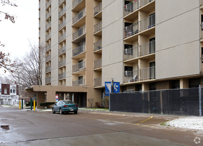 Foto del edificio - Addison Square