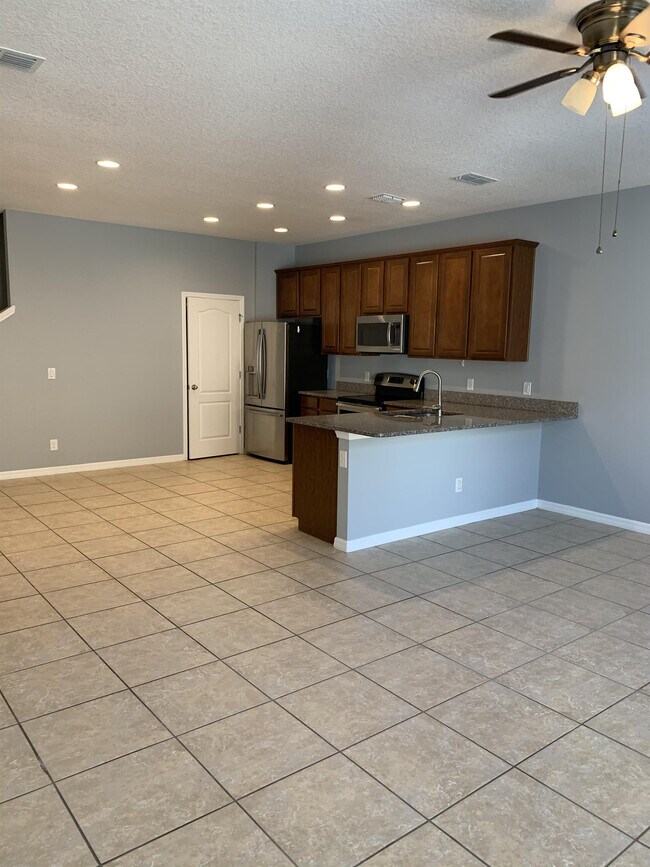 Foto del edificio - 7460 Ripplepointe Way