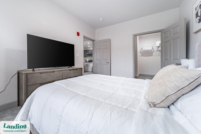 Building Photo - 3031 Eden Ave