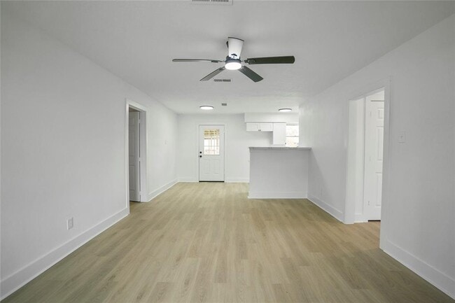 Foto del edificio - 17123 Sunshine St
