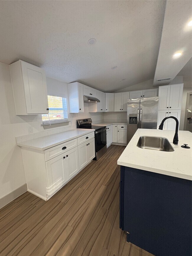 Foto del edificio - 23732 Panky Ln