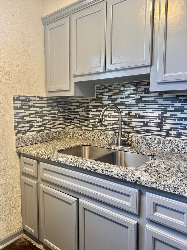 Foto del edificio - 1005 Spooner St