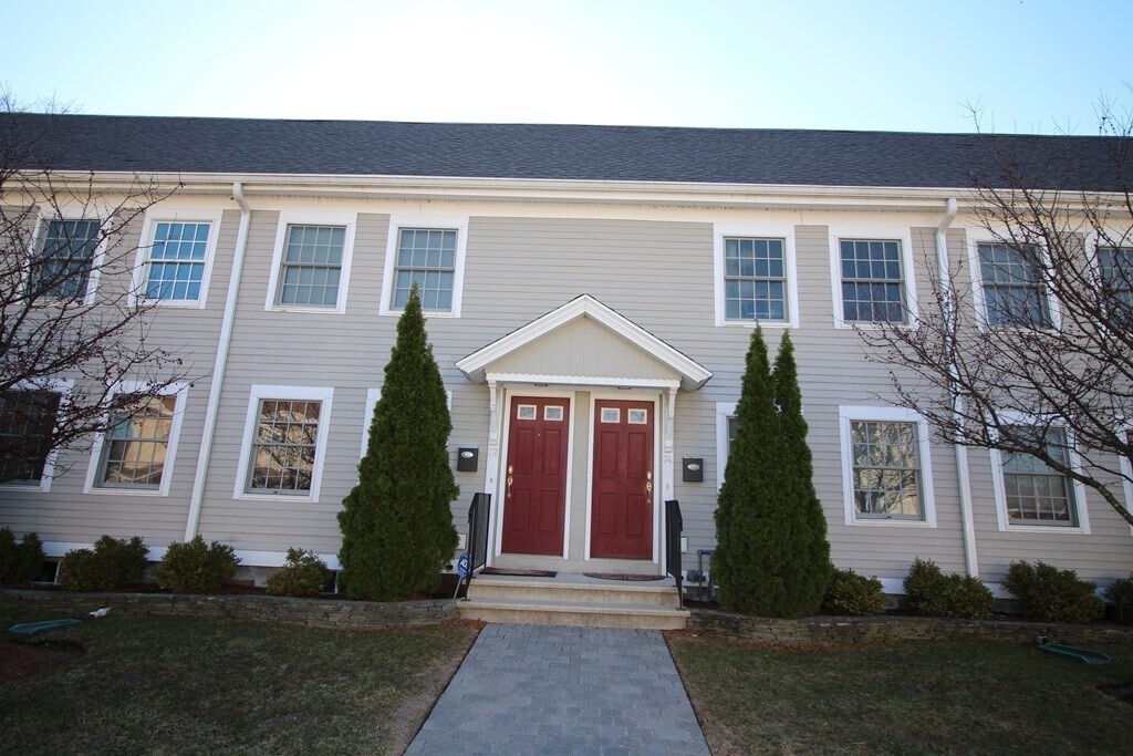 Primary Photo - 72 Wilson St