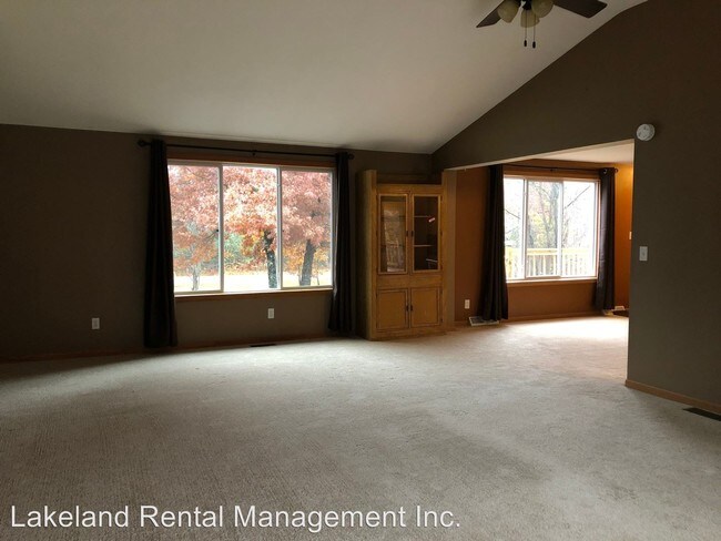 Building Photo - 4 br, 2 bath House - 6898 E Rapids Rd