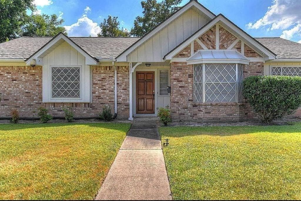 Primary Photo - 8831 Sandstone Rd