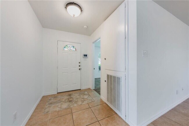 Building Photo - 2605 Andres Way