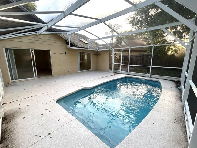 Foto del edificio - 8008 Aspencrest Ct