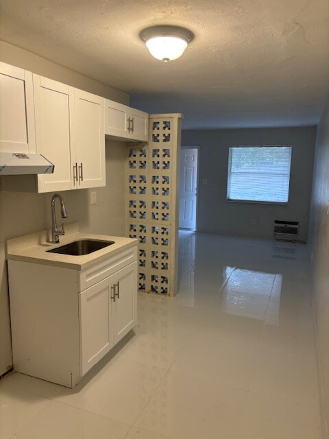 Building Photo - 2 Bedroom in Fort Lauderdale