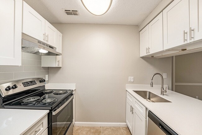 Building Photo - The Park at Orvieto Building Photo - The Park at Orvieto