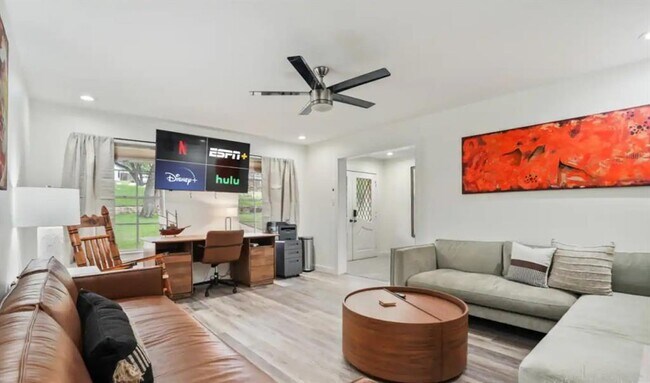 Foto del edificio - 5806 Highland Hills Terrace