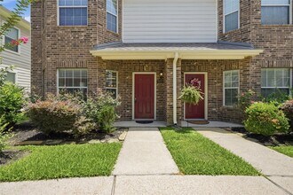 Building Photo - 2031 Kemah Village Dr