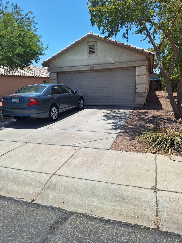 Foto principal - 14933 W Caribbean Ln
