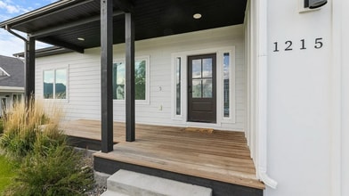 Building Photo - 1215 Sweetgrass Ln