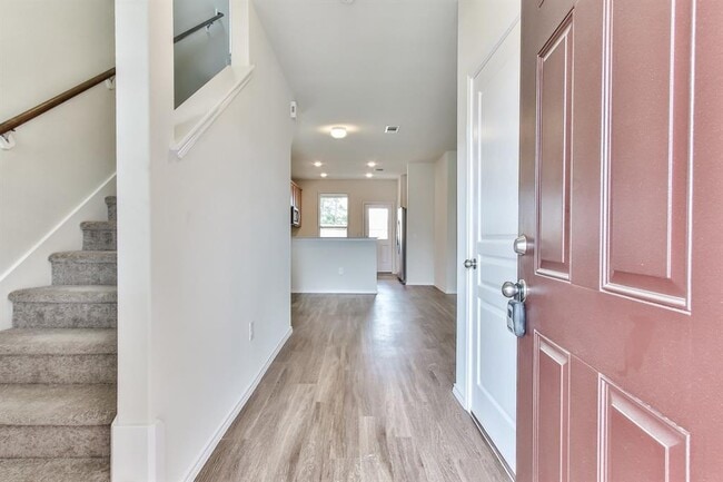 Building Photo - 4422 Champions Landing Dr