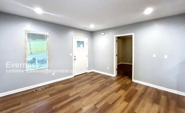 Foto del edificio - 2704 E 21st St